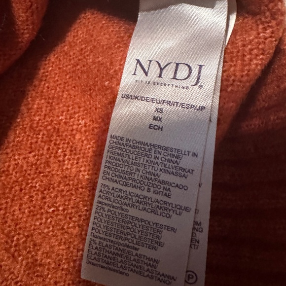 NYDJ Dolman Sleeve V-neck Burnt Orange Sweater Size XS New with tags - Picture 5 of 7